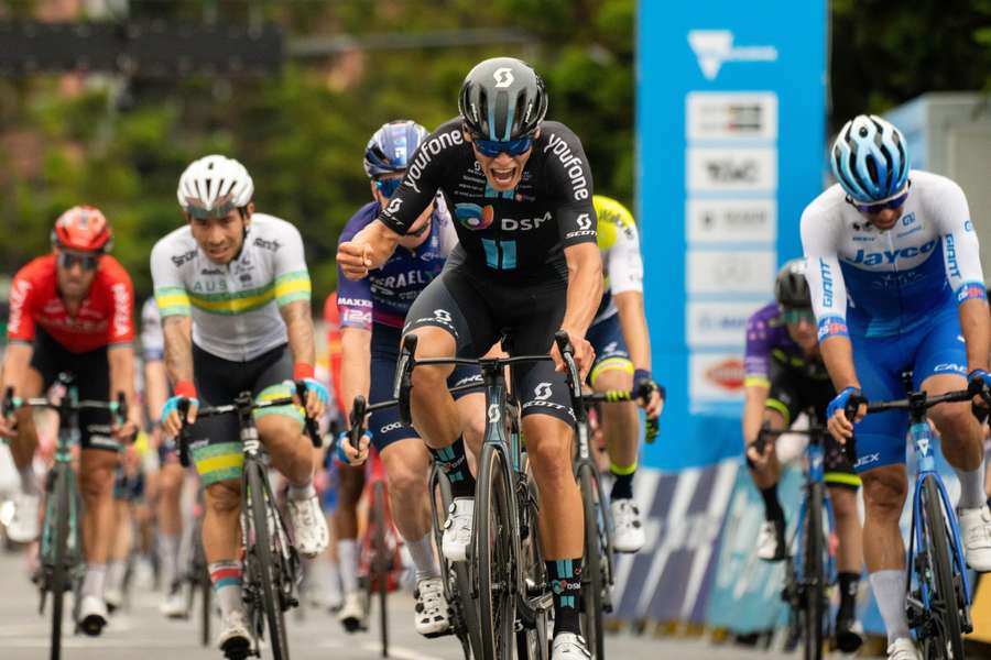 Marius Mayrhofer wint de Cadel Evans Great Ocean Road Race