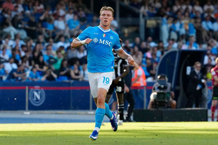 Rasmus Hojlund em ação pelo Napoli Rasmus Hojlund em ação pelo Napoli