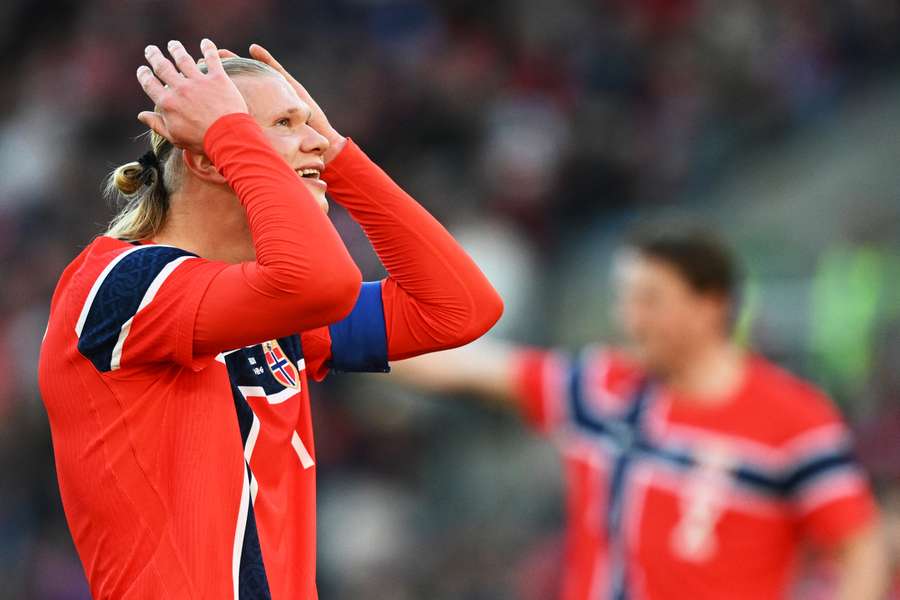 Haaland lamenta chance perdida em amistoso da Noruega contra a Suíça Haaland lamenta chance perdida em amistoso da Noruega contra a Suíça