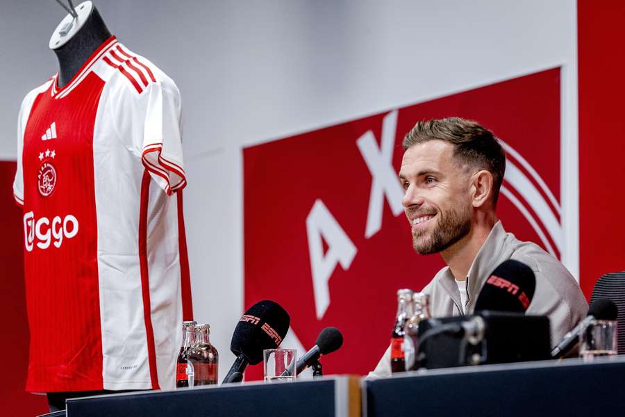 Jordan Henderson gaat tegen PSV waarschijnlijk pas zijn debuut maken voor Ajax Jordan Henderson gaat tegen PSV waarschijnlijk pas zijn debuut maken voor Ajax