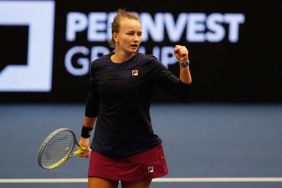 Krejcikova shakes off the rust, Kenin makes winning start