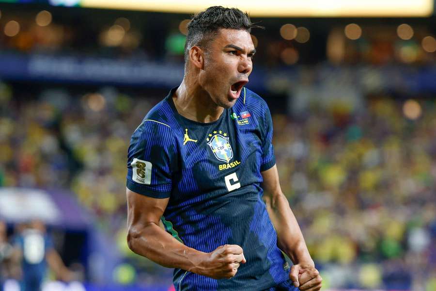 Casemiro com Raphinha e Neymar ao serviço do Brasil Casemiro com Raphinha e Neymar ao serviço do Brasil