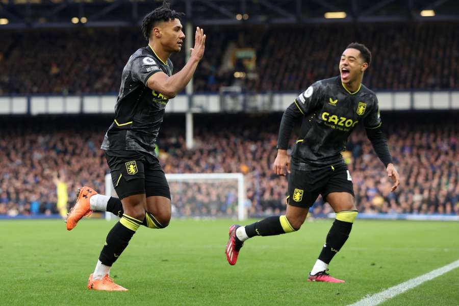 Ollie Watkins (L) celebrates with Aston Villa teammate Boubacar Kamara