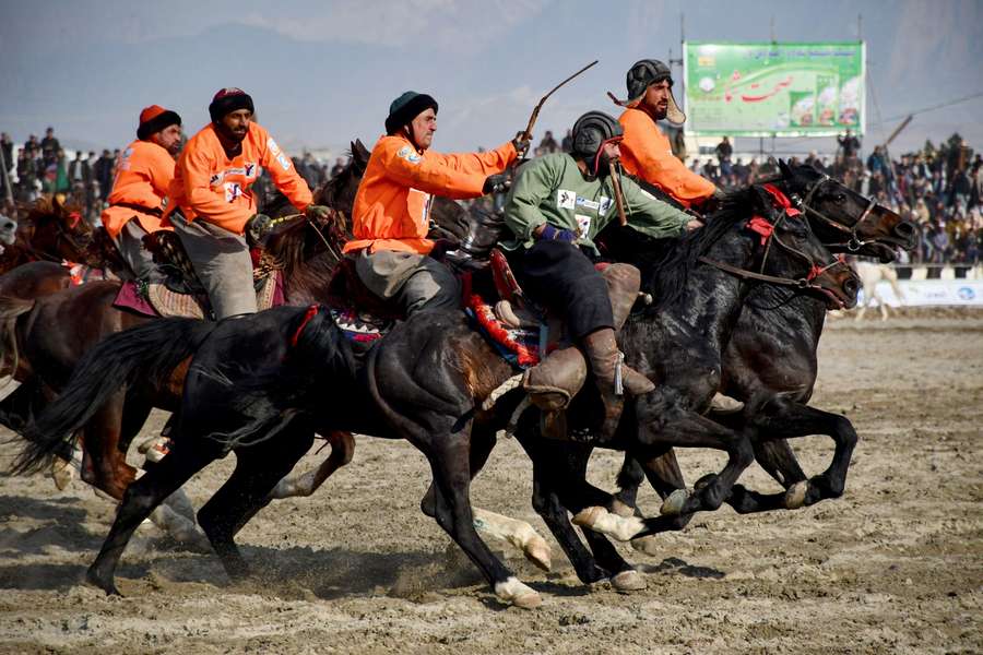 Afganistán moderniza el buzkashi, su deporte ecuestre tradicional Afganistán moderniza el buzkashi, su deporte ecuestre tradicional
