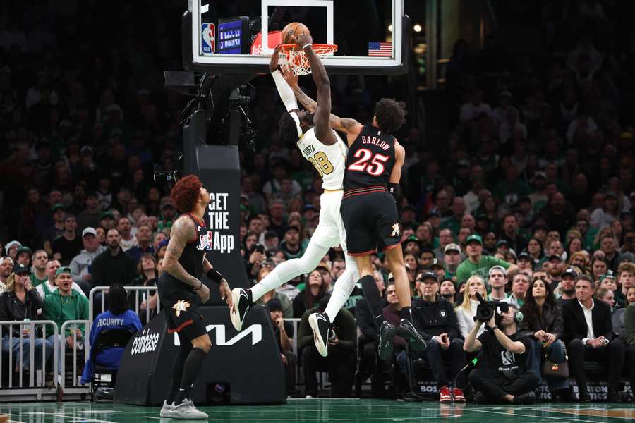 Neemias Queta brilhou frente aos 76ers