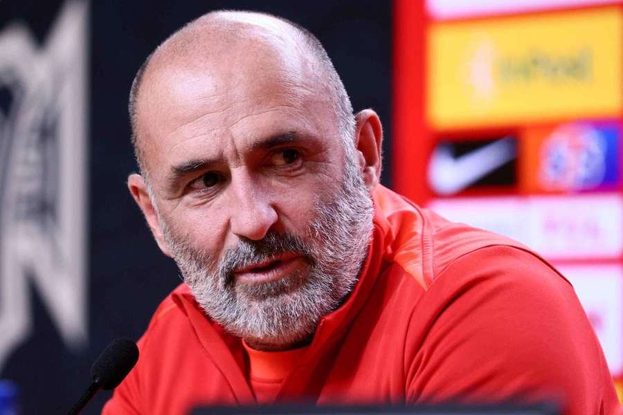 Os polacos não querem que Probierz seja demitido. Culpam mais os jogadores pelos resultados