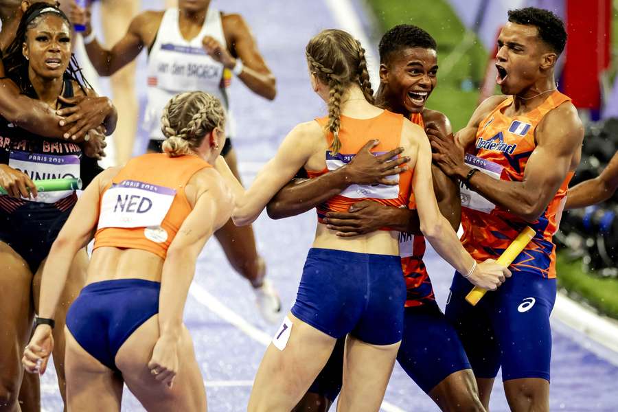 Goud op de 4x400 meter gemengd estafette