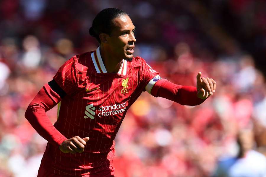 Van Dijk tem apenas mais um ano de contrato com o Liverpool