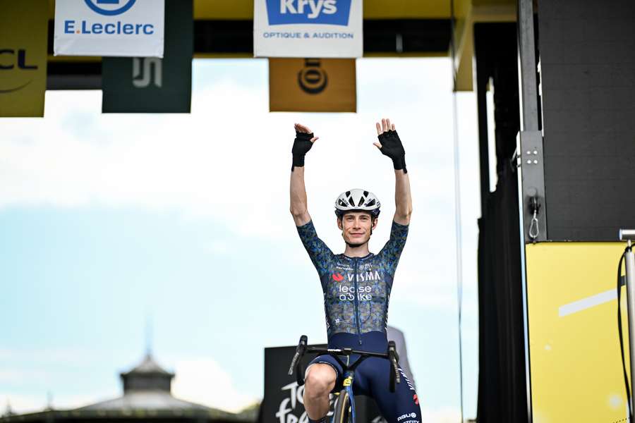 Jonas Vingegaard acredita que Wout Van Aert poderia ter ganho o sprint desta quinta-feira