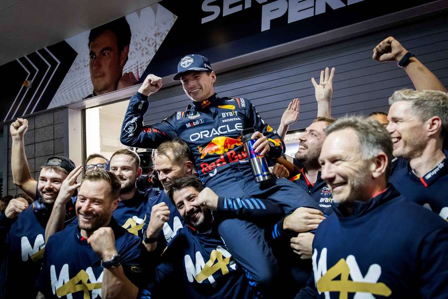 Verstappen não pode ser mais alcançado faltando duas corridas para o fim da temporada
