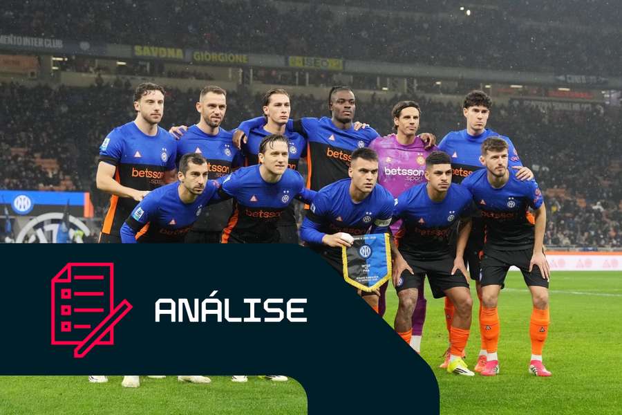 O onze inicial do Inter de Milão antes do jogo da Serie A frente ao Pisa