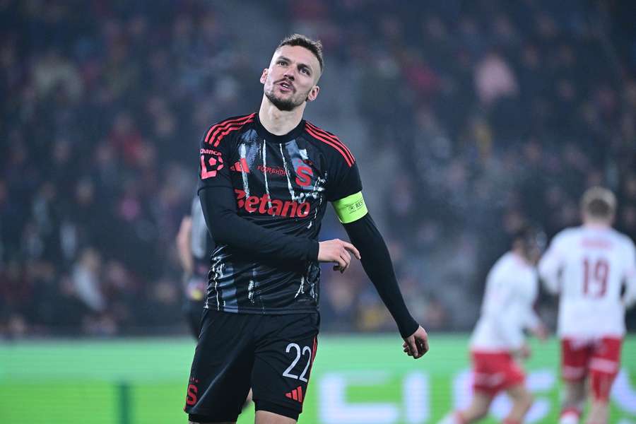 Zklamaný kapitán Sparty Lukáš Haraslín.