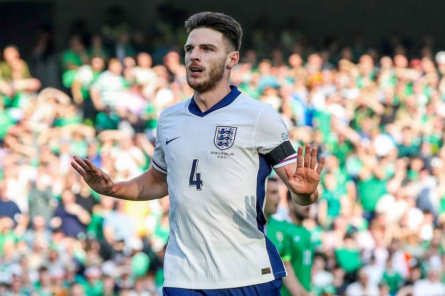 Declan Rice pide perdón tras marcar el primer gol del partido ante su exselección