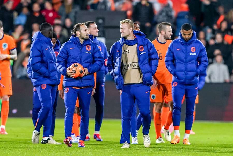 De Oranje-spelers na de overwinning op IJsland