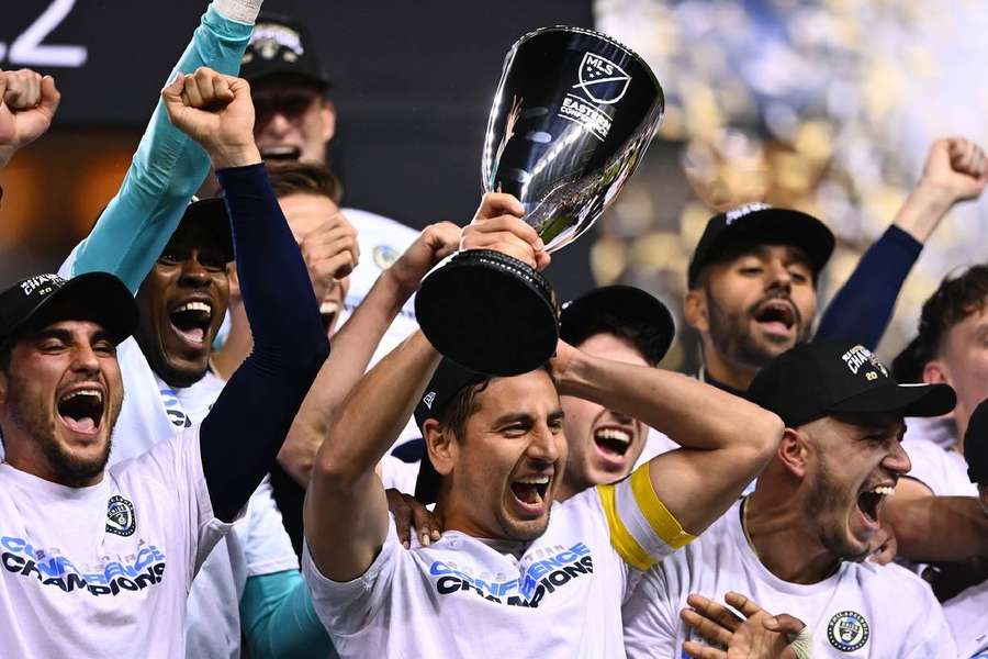 Alejandro Bedoya et ses coéquipiers ont soulevé le trophée de vainqueur de la conférence Est pour la première fois cette nuit.