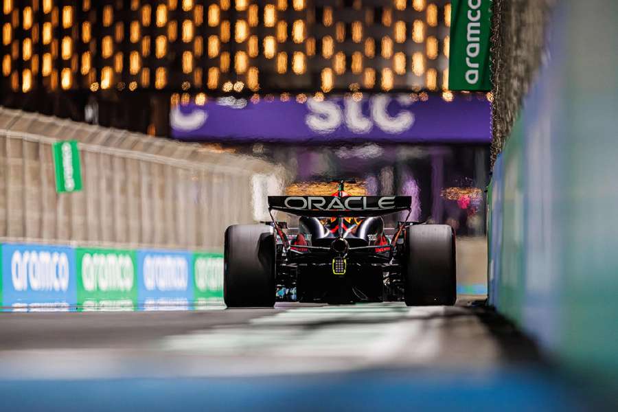 Verstappen conquistou a pole na Arábia Saudita