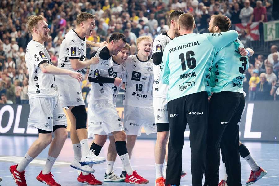 Der THW Kiel gewinnt den DHB-Pokal.