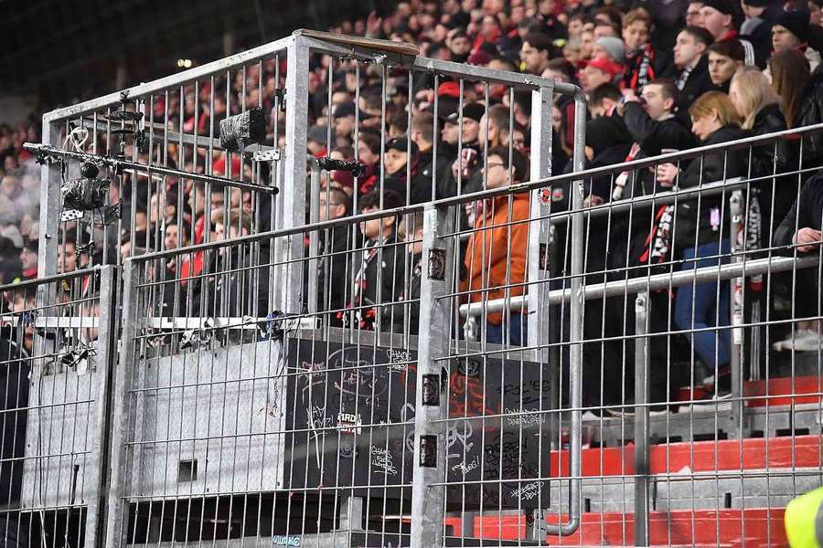 Ungewöhnliche Derby-Stimmung in Leverkusen Ungewöhnliche Derby-Stimmung in Leverkusen