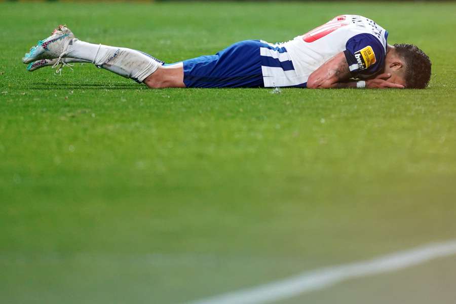 Evanilson voltou a lesionar-se