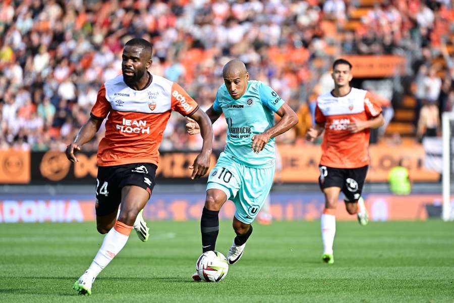 Gedeon Kalulu essayant de redescendre en défense après l'avancée de Montpellier.