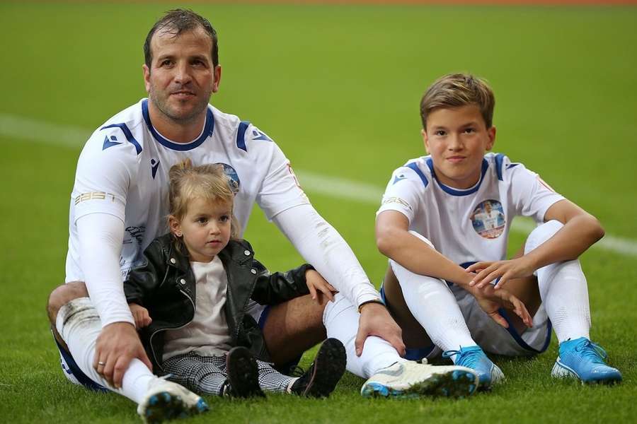 Der frühere HSV-Profi Rafael van der Vaart (l.) gemeinsam mit seinem Sohn Damian (r.).