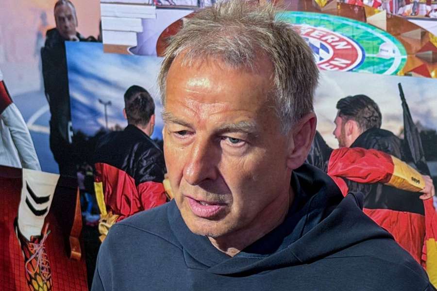 Jürgen Klinsmann může převzít českou reprezentaci. Jürgen Klinsmann může převzít českou reprezentaci.