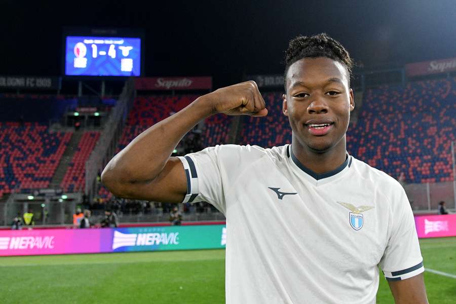 Tijjani Noslin celebra la vittoria contro il Bologna nei quarti di finale di Coppa Italia