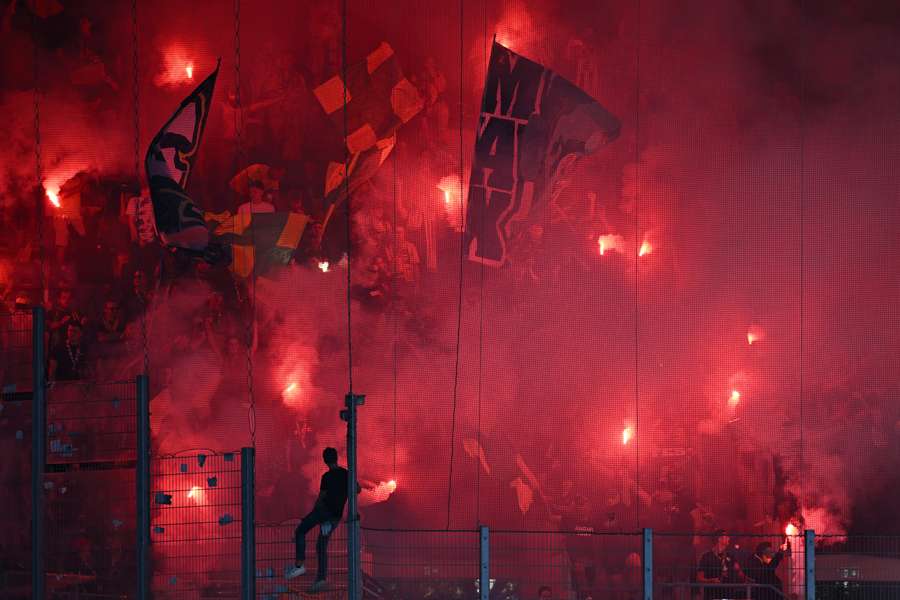 Les ultras du Racing face à Nantes le mois dernier.