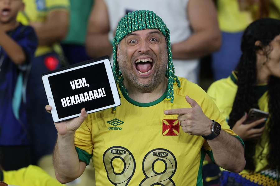 Brasileiros de várias torcidas estão juntos pelo hexacampeonato Brasileiros de várias torcidas estão juntos pelo hexacampeonato