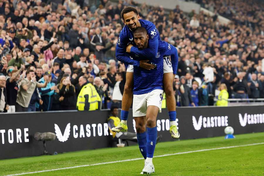 Moyes: Everton fans drove us to victory over Chelsea; you're off your head if he think win wasn't deserved 