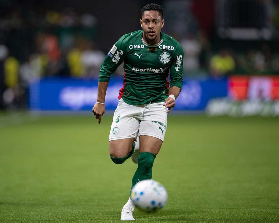 Vitor Roque tem sofrido com lesões em 2026 Vitor Roque tem sofrido com lesões em 2026