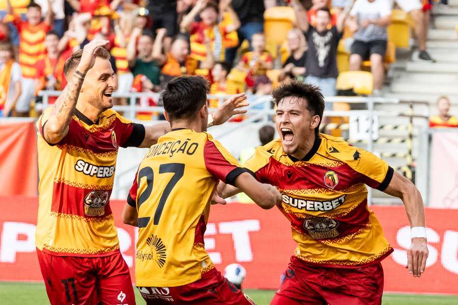 Piłkarze Jagiellonii świętują gola podczas meczu trzeciej rundy kwalifikacyjnej Ligi Europy UEFA pomiędzy z Rangers FC, 6 sierpnia 2026 roku. Piłkarze Jagiellonii świętują gola podczas meczu trzeciej rundy kwalifikacyjnej Ligi Europy UEFA pomiędzy z Rangers FC, 6 sierpnia 2026 roku.