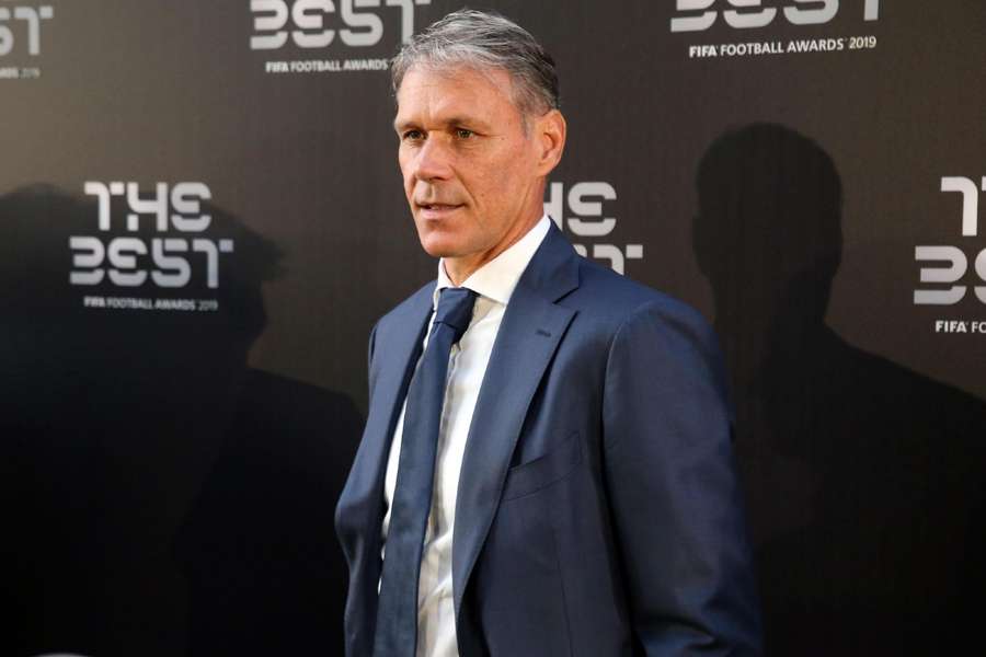 Van Basten schrijft brief aan FIFA-baas: 'Geen tijd te verliezen'