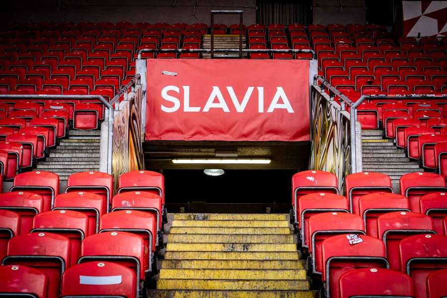 Slavia rozdala zákazy vstupu na stadion. Odkdy bude prodej permanentek na Tribunu Sever? Slavia rozdala zákazy vstupu na stadion. Odkdy bude prodej permanentek na Tribunu Sever?