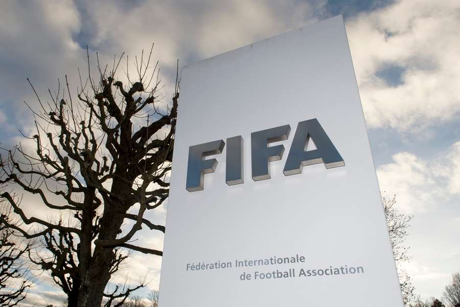 La Fifa aveva già deciso di riassegnare la sede dei Mondiali U20 in programma in Indonesia a maggio.