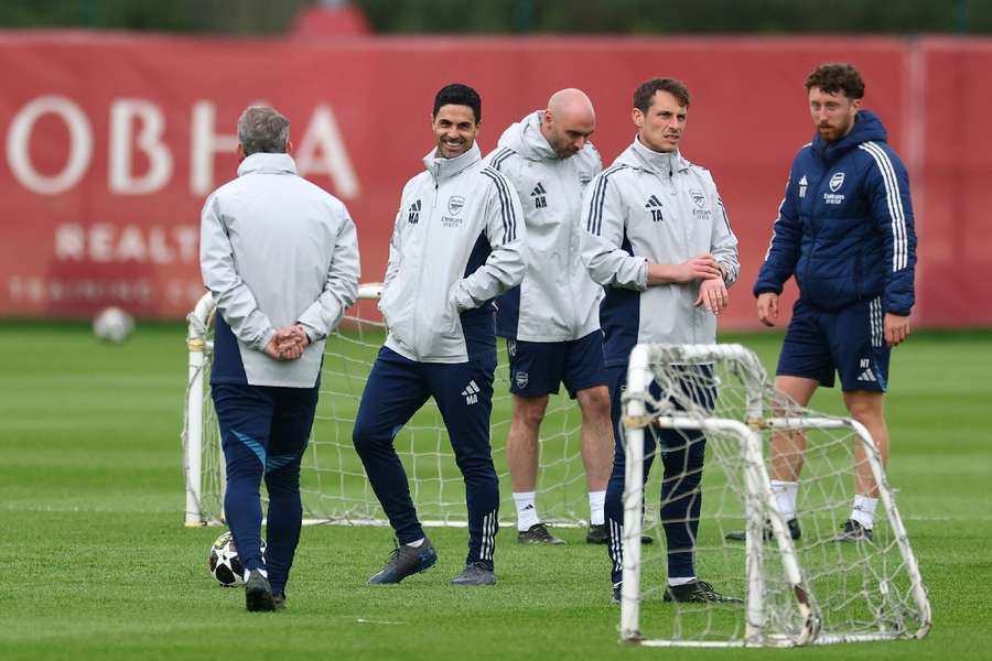 Mikel Arteta with coaching staff