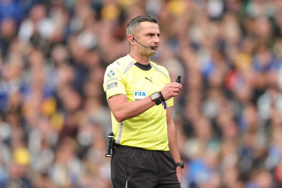 Arbitrul Michael Oliver