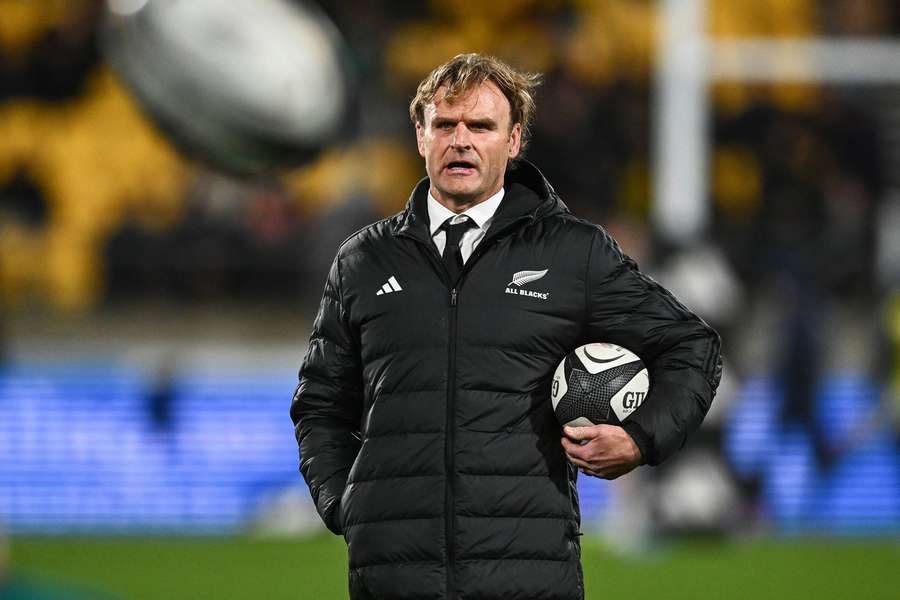 Robertson relieved as All Blacks survive fierce France challenge