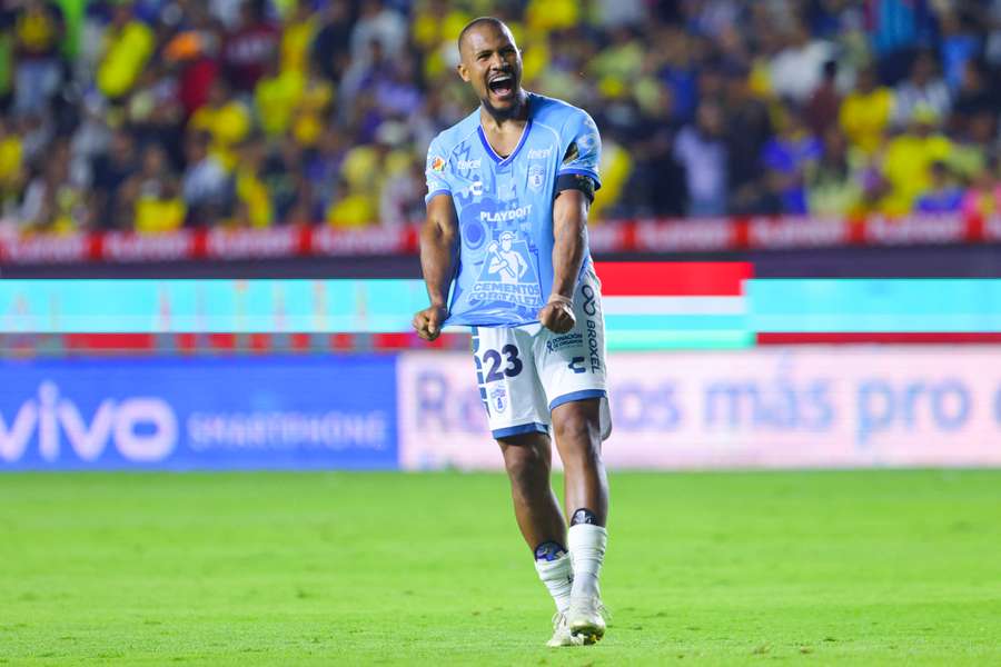 Rondón celebra su gol.