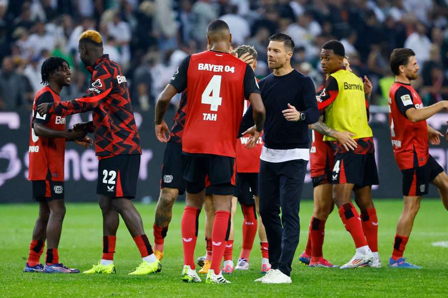 O Leverkusen iniciou a defesa do título com uma vitória