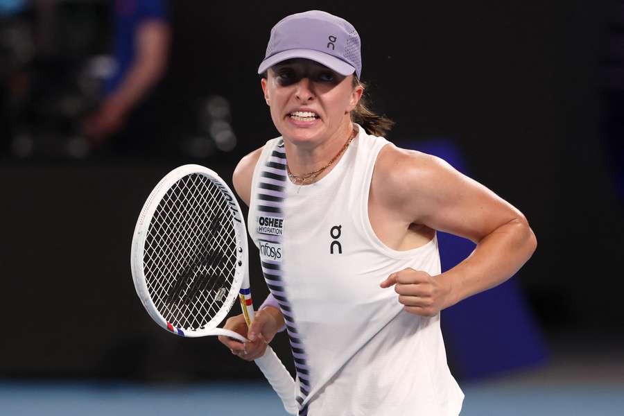 Gdzie oglądać Bouzkova - Świątek? Kiedy gra Iga Świątek mecz dzisiaj? O której godzinie transmisja?