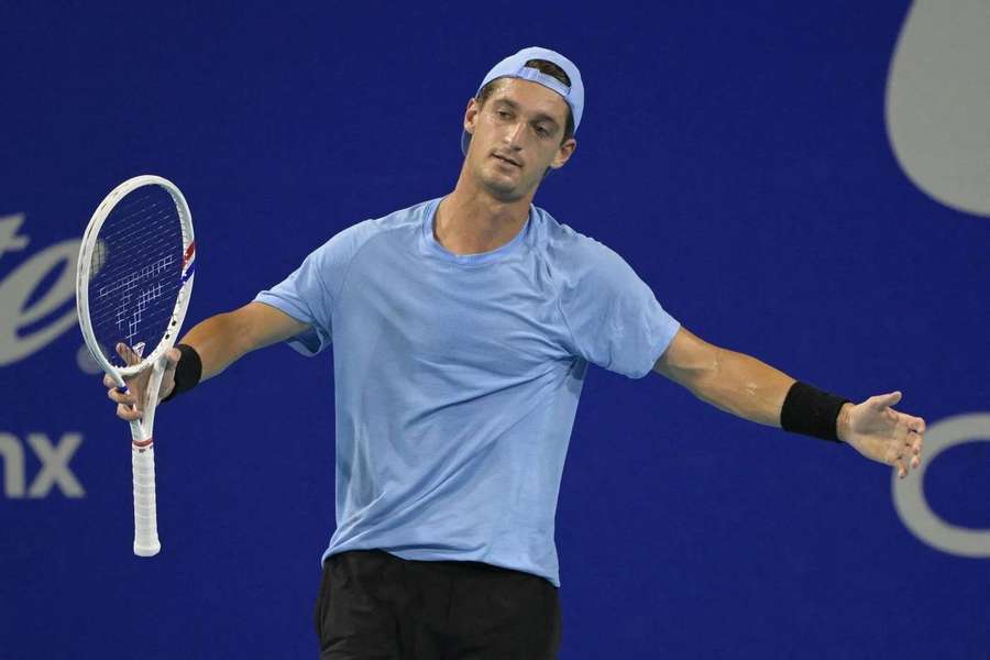 Atmaneho dostal trestný fiftýn za zdržování.