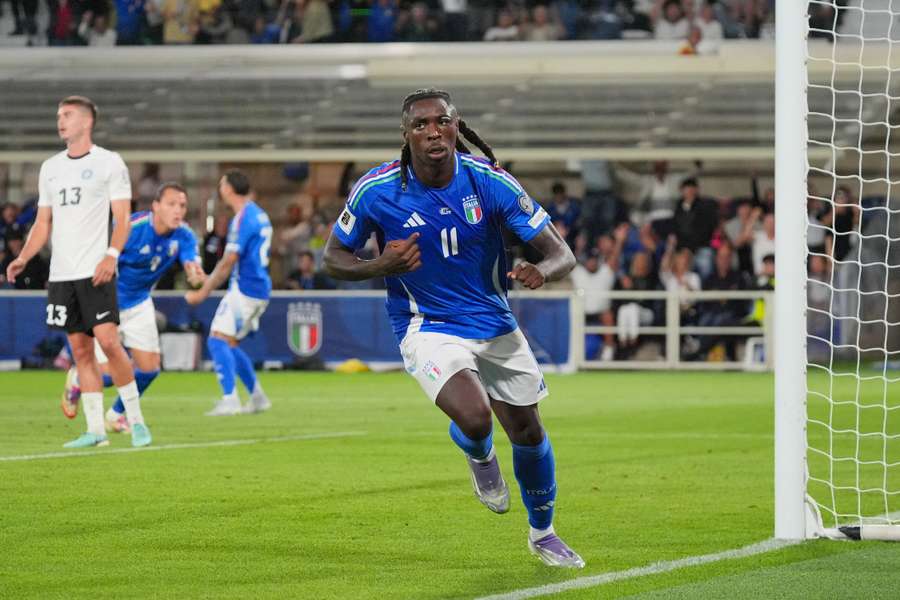 Moise Kean dopo un gol all'Estonia