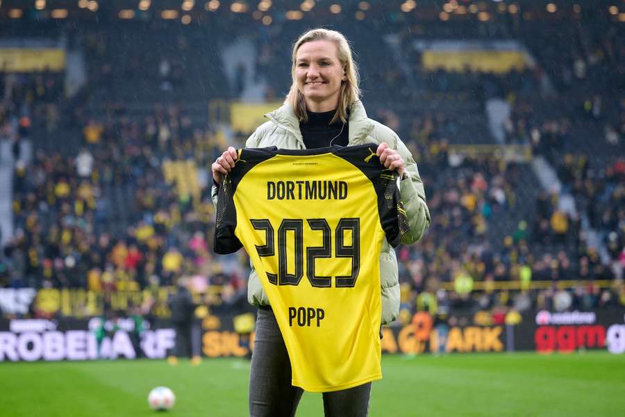 Alexandra Popp bei ihrem ersten Auftritt im Signal Iduna Park