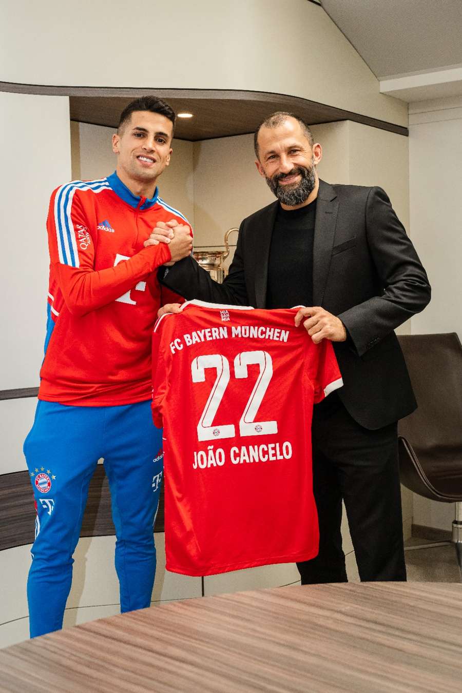 Cancelo recebeu a camisa 22 do Bayern de Munique