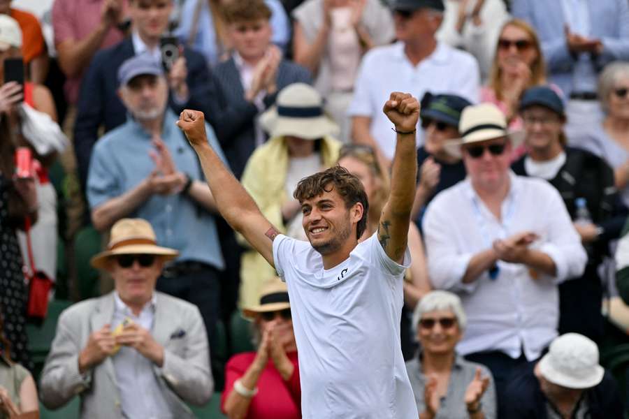 Cobolli celebra en Wimbledon