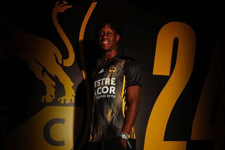 Saliou Mandiang reforça o Lusitânia de Lourosa Saliou Mandiang reforça o Lusitânia de Lourosa