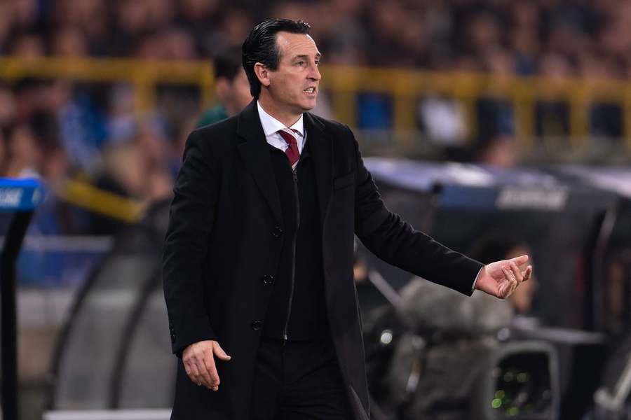 Kouč Aston Villy Unai Emery nevěřícně zíral