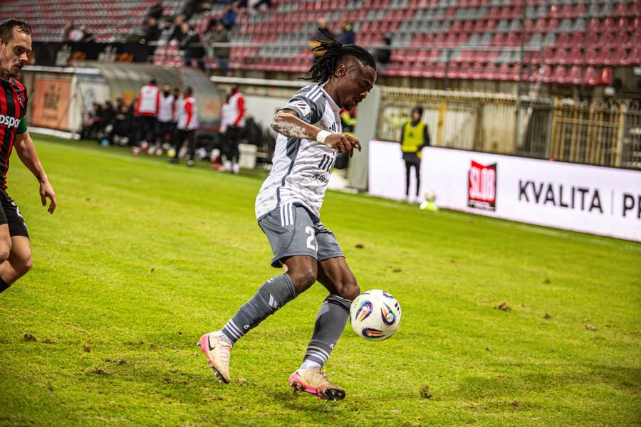 Sanusi mal za 45 minút dve asistencie.