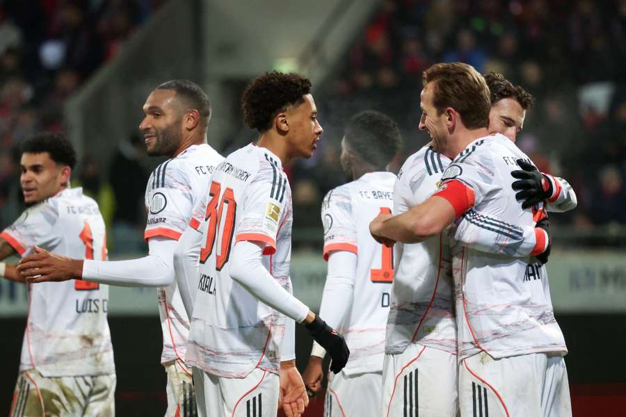 Die Bayern haben zum Jahresabschluss einen 4:0-Sieg in Heidenheim gefeiert